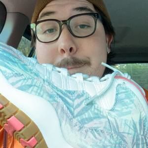 Meet your Posher, Deion